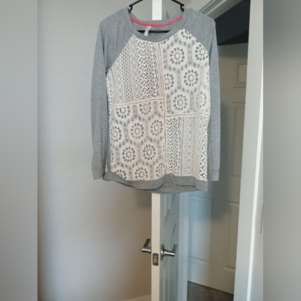 Light long sleeve shirt